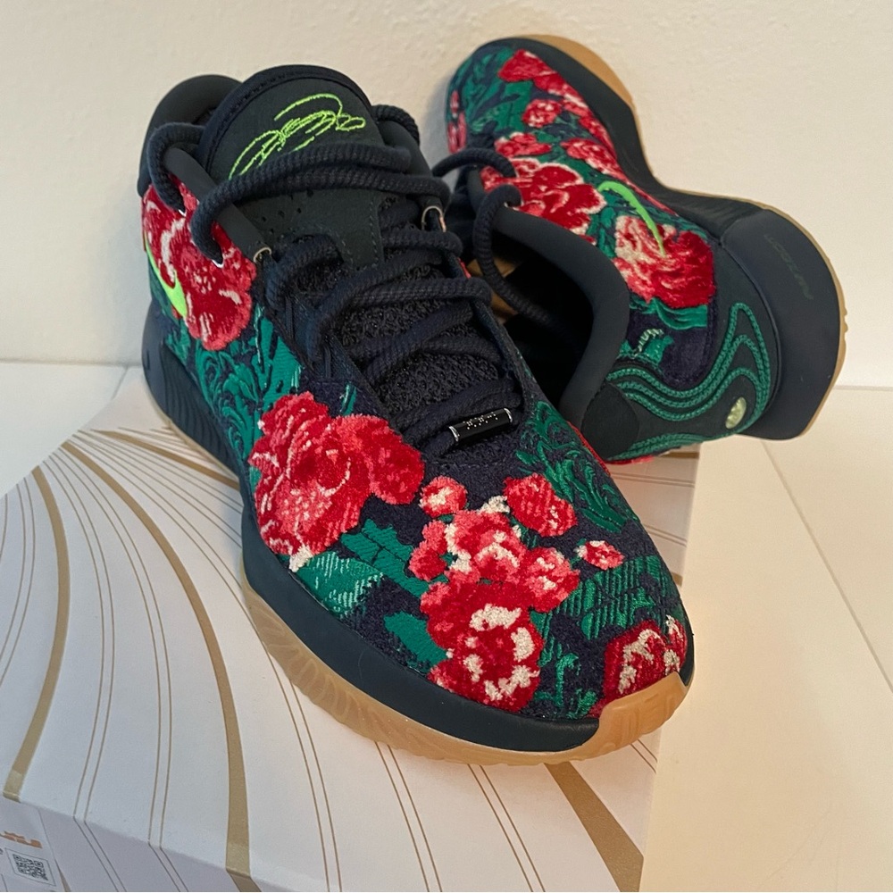 Nike Lebron XXI PRM Sneakers Grandma Couch Embroidered Floral